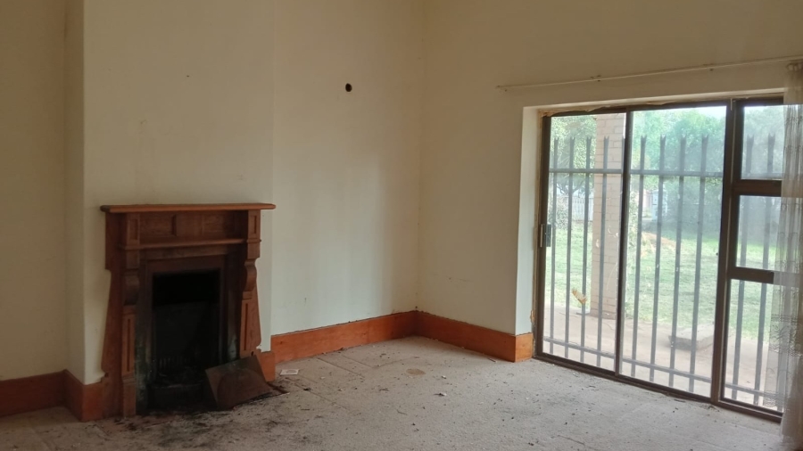 5 Bedroom Property for Sale in Waverley Free State